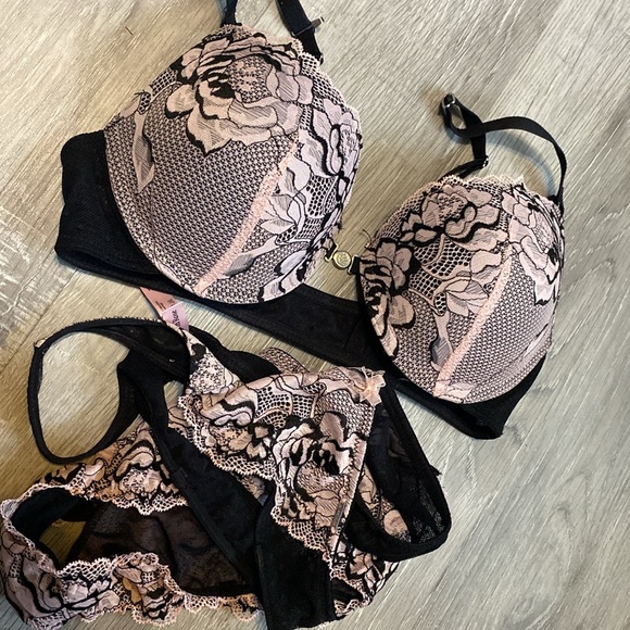 La vie en rose bra and panty set - Picture 2 of 11